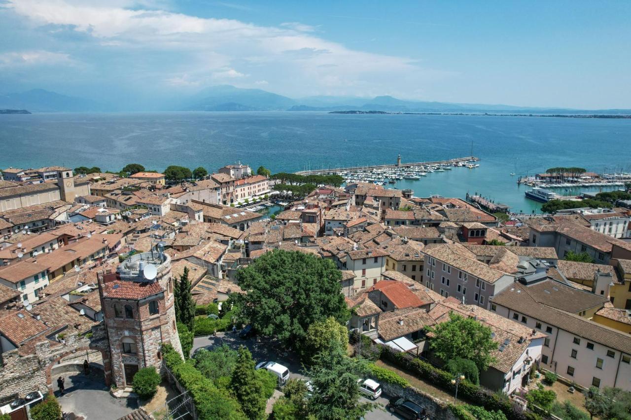 Steps From The Lake - Charme In The Inner City Desenzano del Garda Buitenkant foto