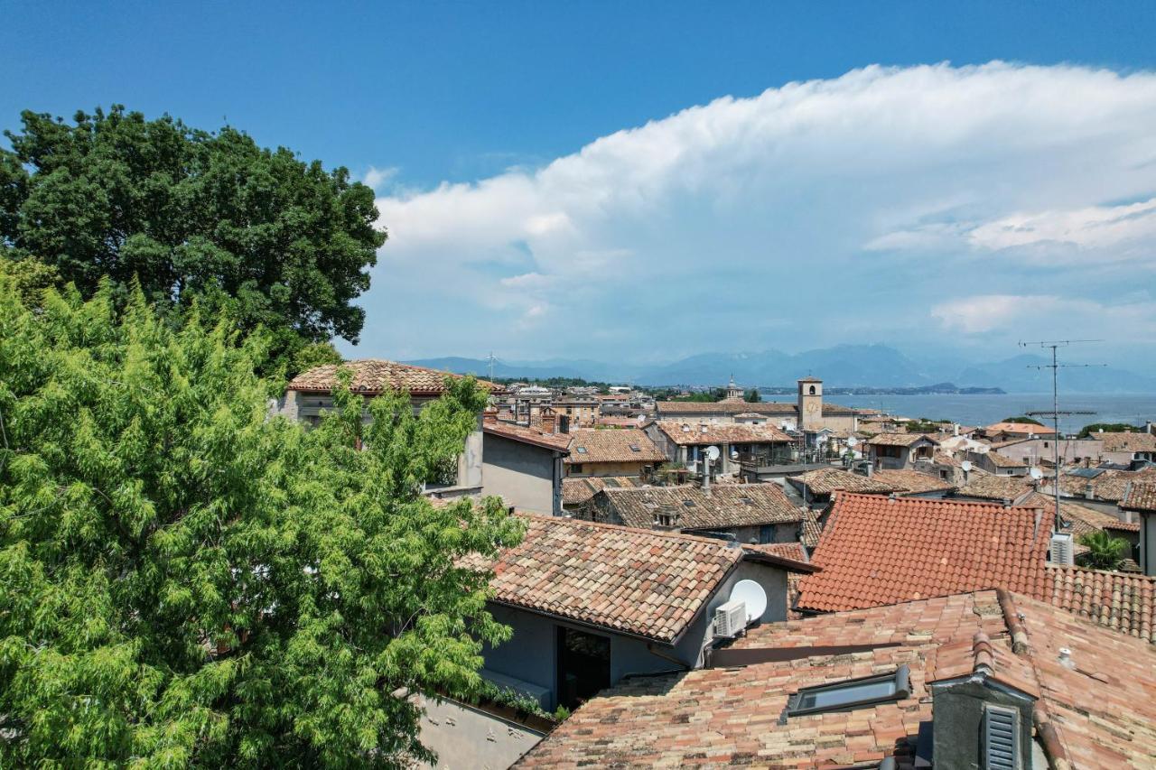 Steps From The Lake - Charme In The Inner City Desenzano del Garda Buitenkant foto