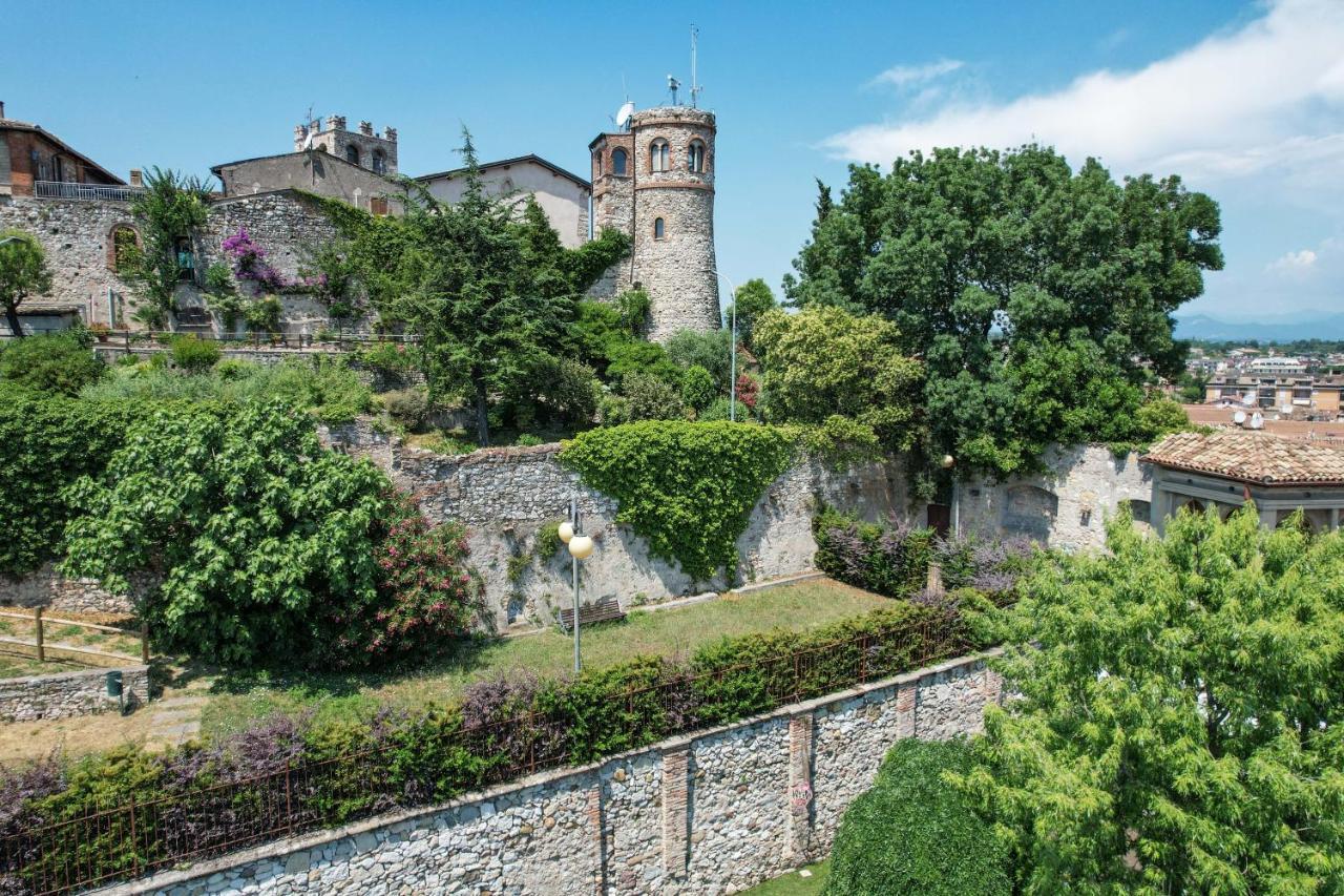 Steps From The Lake - Charme In The Inner City Desenzano del Garda Buitenkant foto